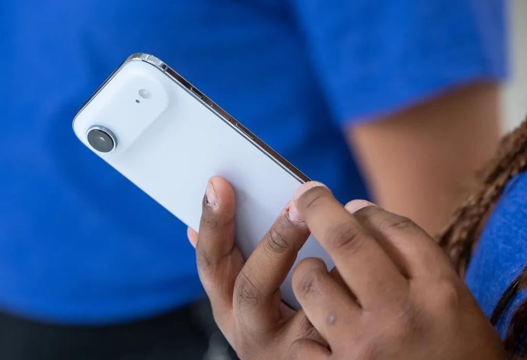 رونق ای سیم در سفر؛ عاملی کلیدی در سازگاری دستگاه ها و رشد بازار جهانی