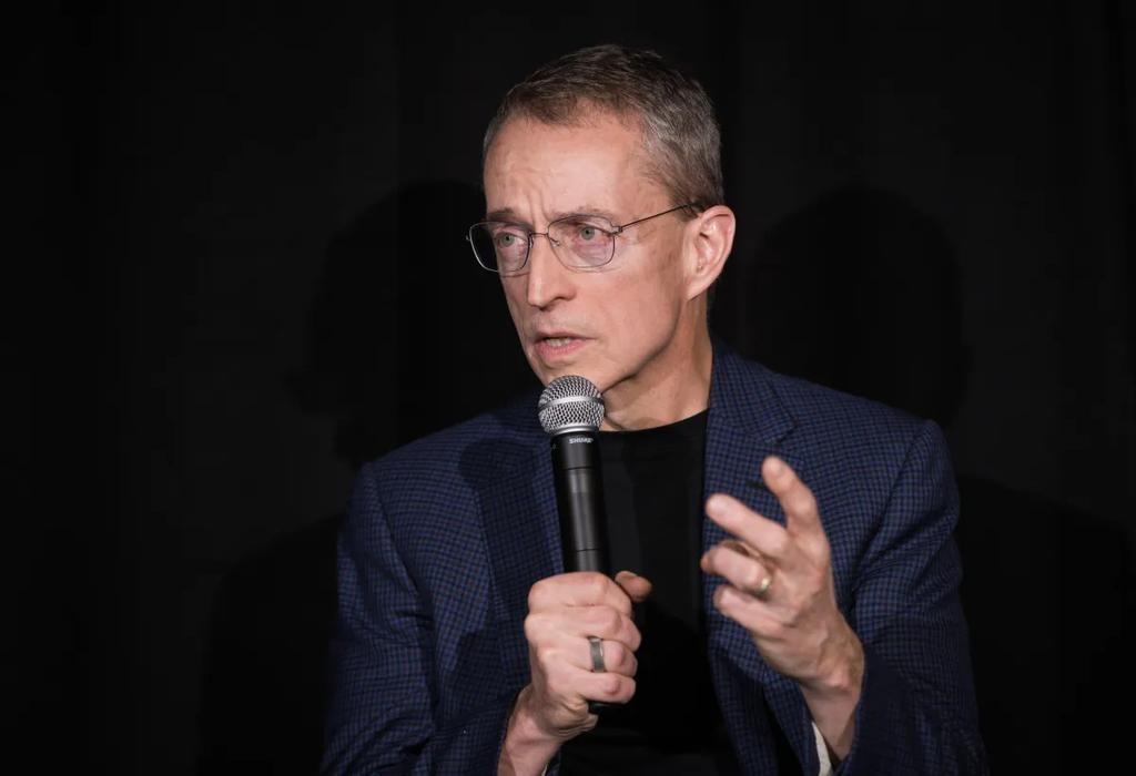 تلاش پت گلسینگر برای احیای قانون مور با فناوری xLight و حمایت دولت