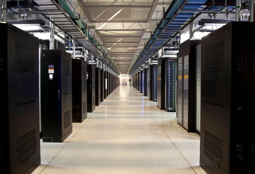 توقف ساخت مراکز داده جدید؛ گروه های زیست محیطی نگران «مراکز داده و گرانی برق» هستند