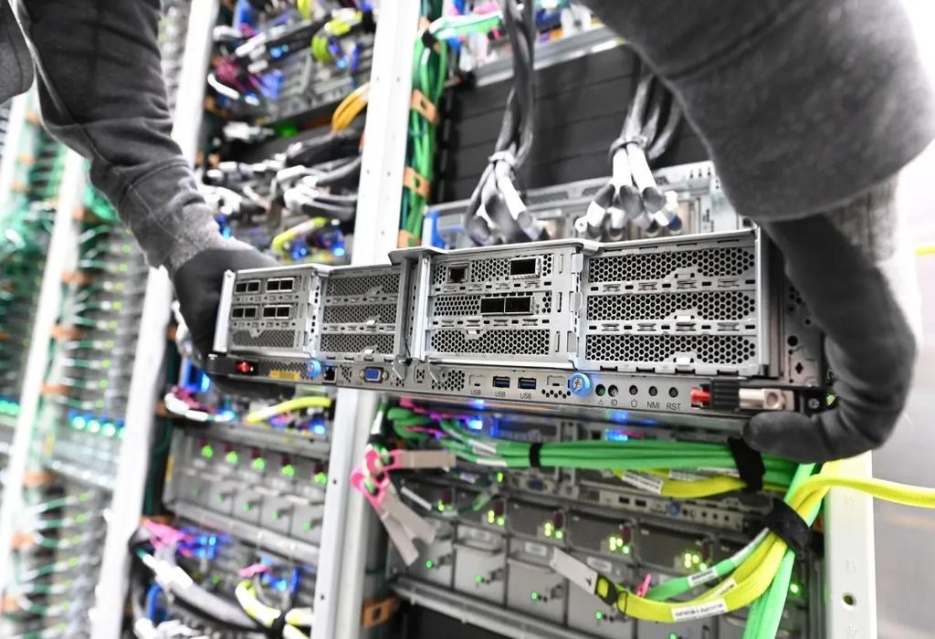 تحول هوش مصنوعی داخلی سازمان با «کارخانه های هوش مصنوعی» آمازون و انویدیا