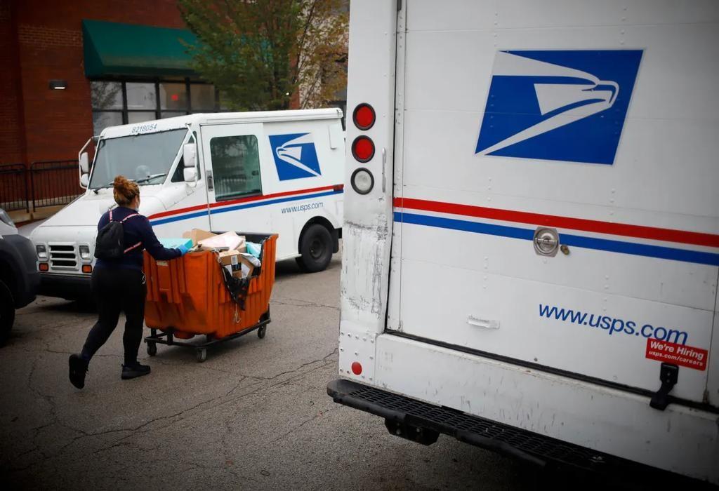 آمازون و توسعه شبکه تحویل اختصاصی؛ خداحافظی با USPS؟