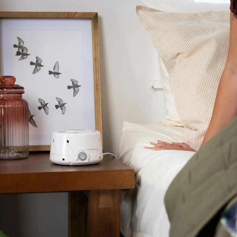 دستگاه تولید صدا Yogasleep، از لوازم ضروری اولین آپارتمان برای محیط آرام
