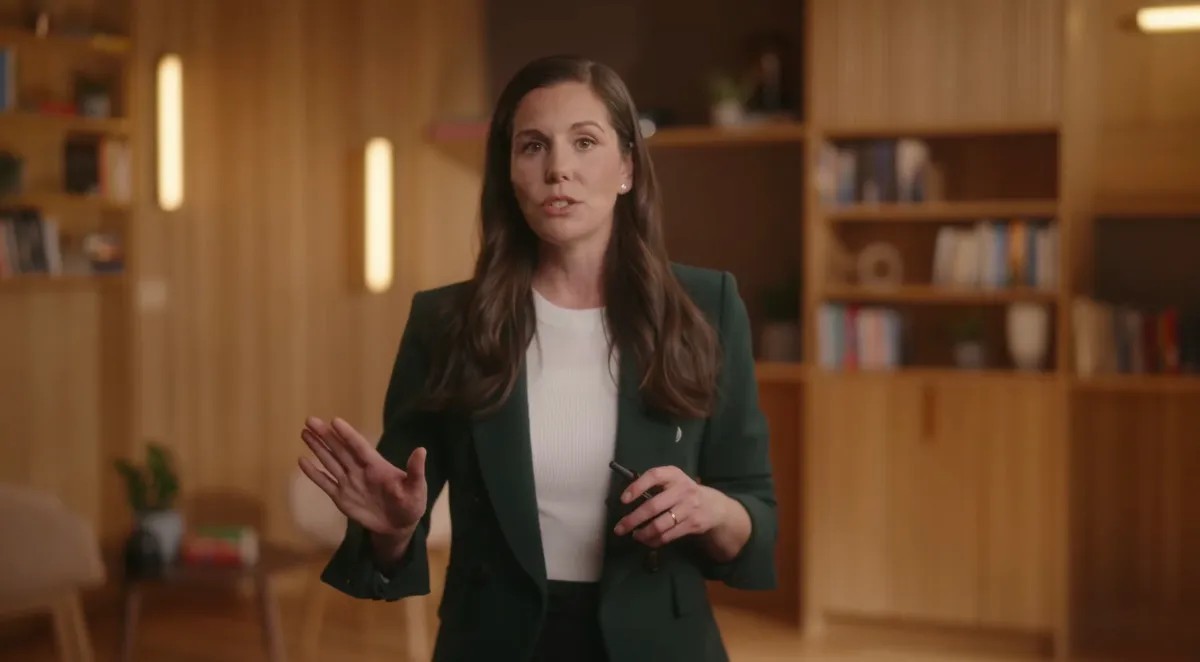 آنتروپیک از راهکارهای هوش مصنوعی کسب و کار برای بخش های مالی و مهندسی رونمایی کرد