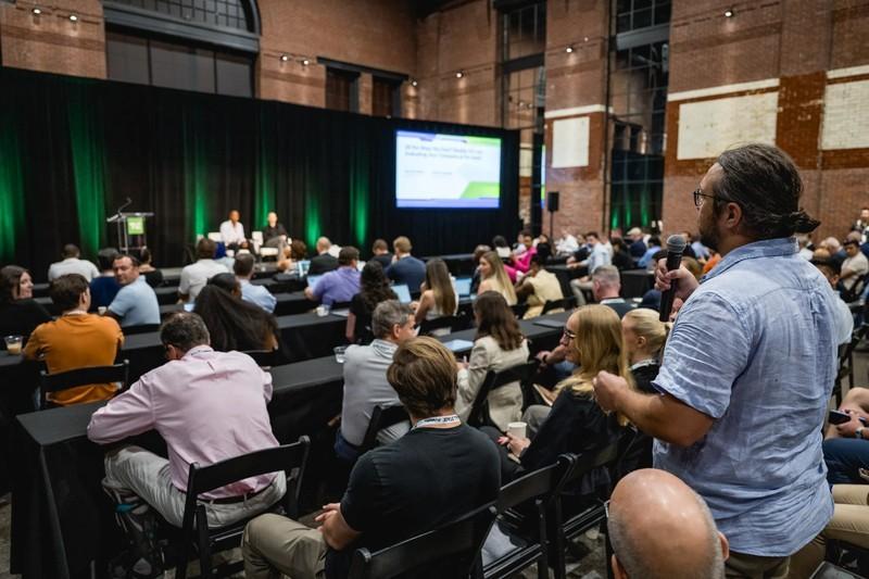 فراخوان سخنرانان استارتاپی: مخاطبان جلسات گروهی اجلاس بنیان گذاران تک کرانچ