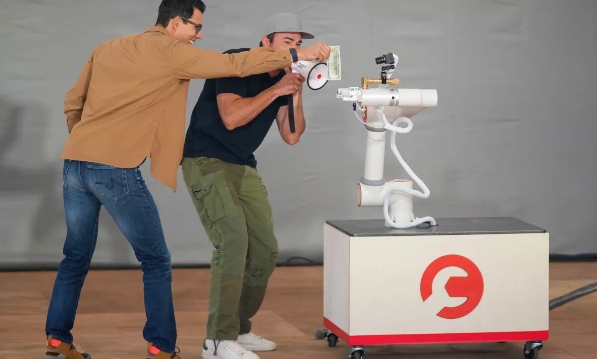 دیدگاه مدیرعامل ریویان درباره توسعه ربات کارخانه ای جدید و آینده تولید