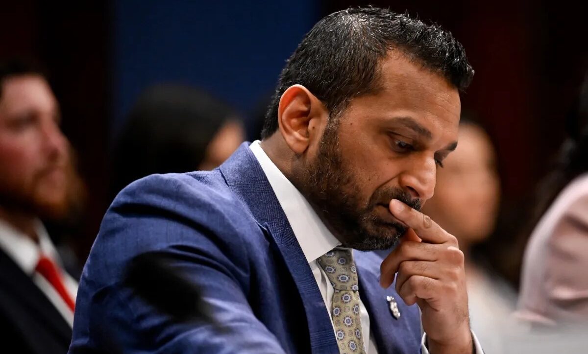 ادعای هکرهای ایرانی درباره هک FBI توسط ایران و نفوذ به ایمیل کش پتل