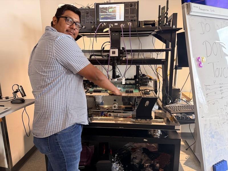 رقابت ترینیوم با انویدیا: تور آزمایشگاه تراشه AWS آستین، تجهیزات تست