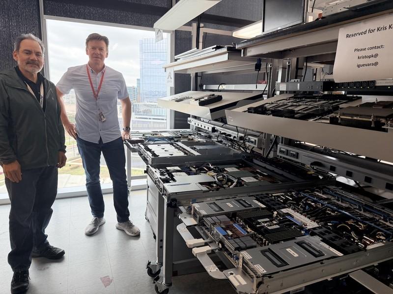 رقابت ترینیوم با انویدیا: تور آزمایشگاه تراشه AWS آستین، دیوار سلدها