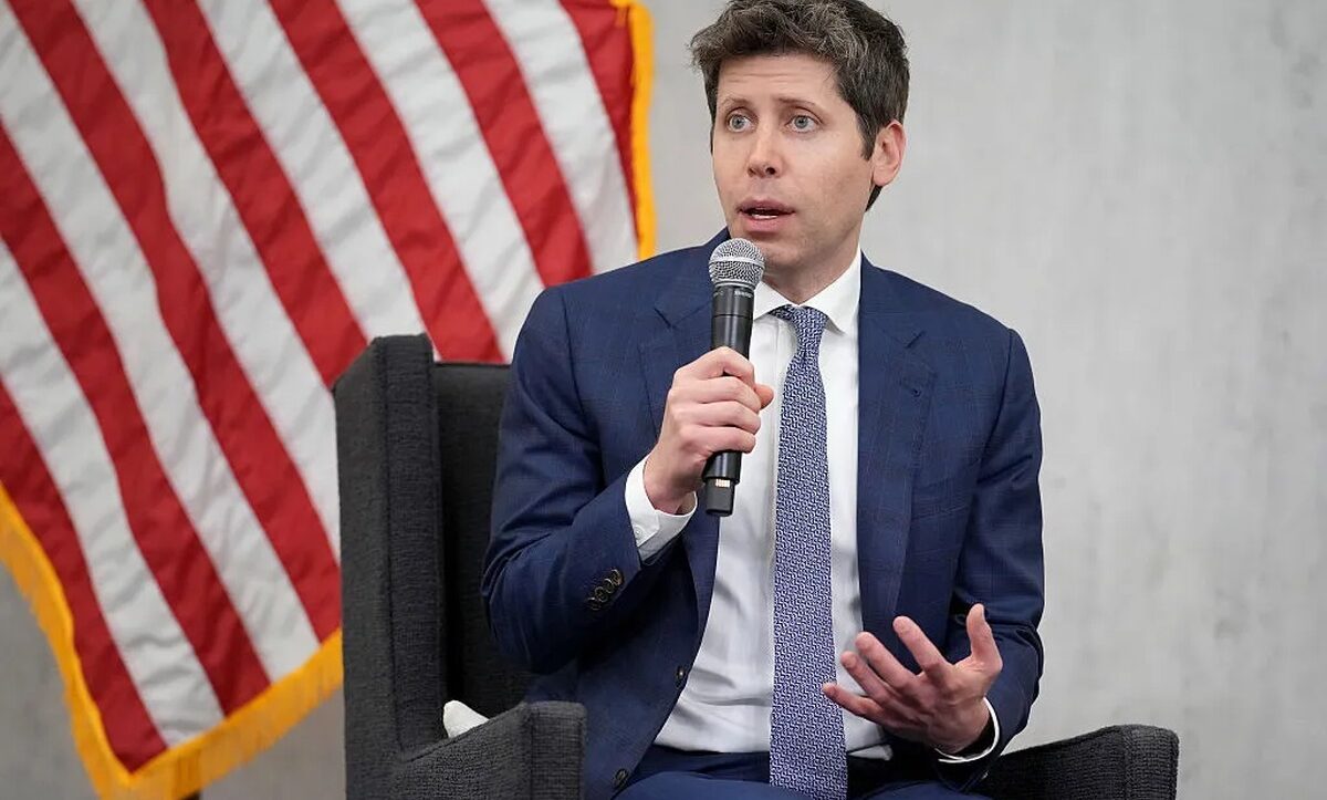 دیدگاه OpenAI درباره آینده اقتصاد با هوش مصنوعی مالیات ربات ها و رفاه عمومی